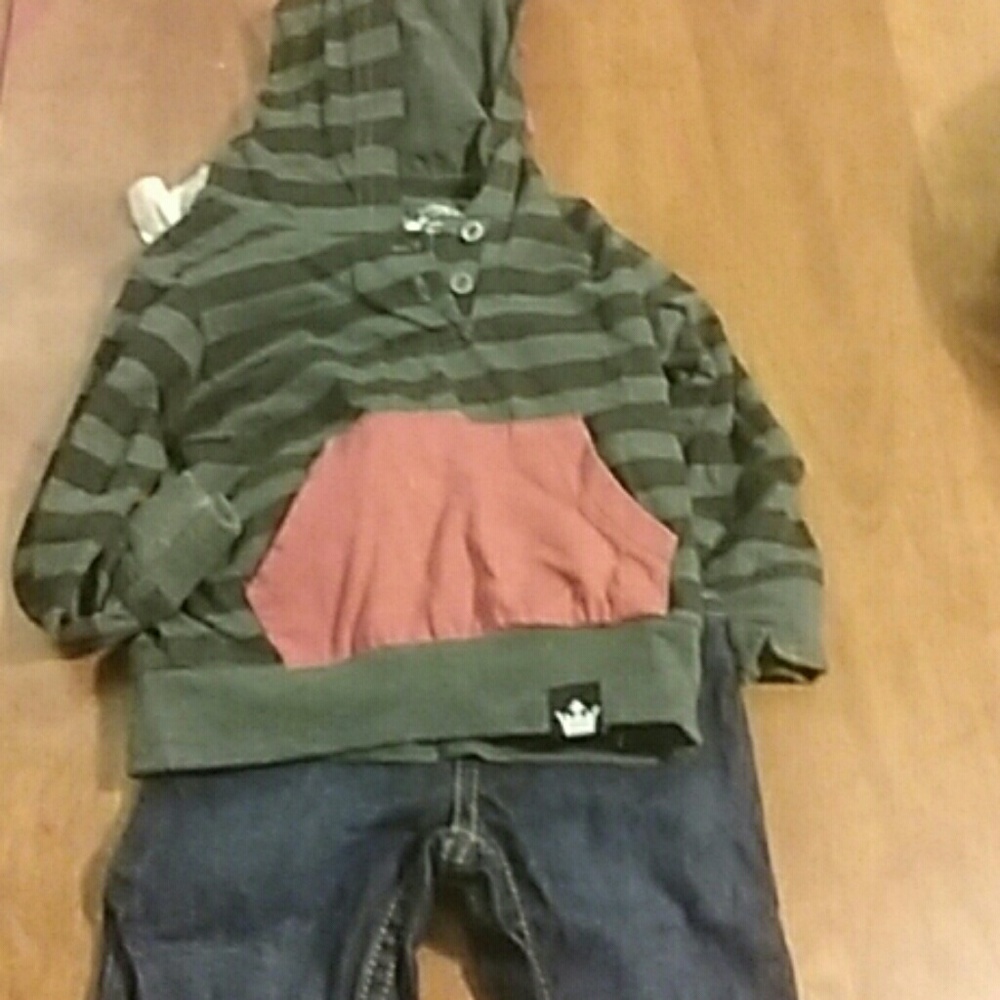 Complete outfit dinosaur Spike hoodie Size 6m